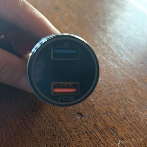 Victsing Bluetooth FM Transmitter for car - Upgraded 5.0 - Picture 3 of 5